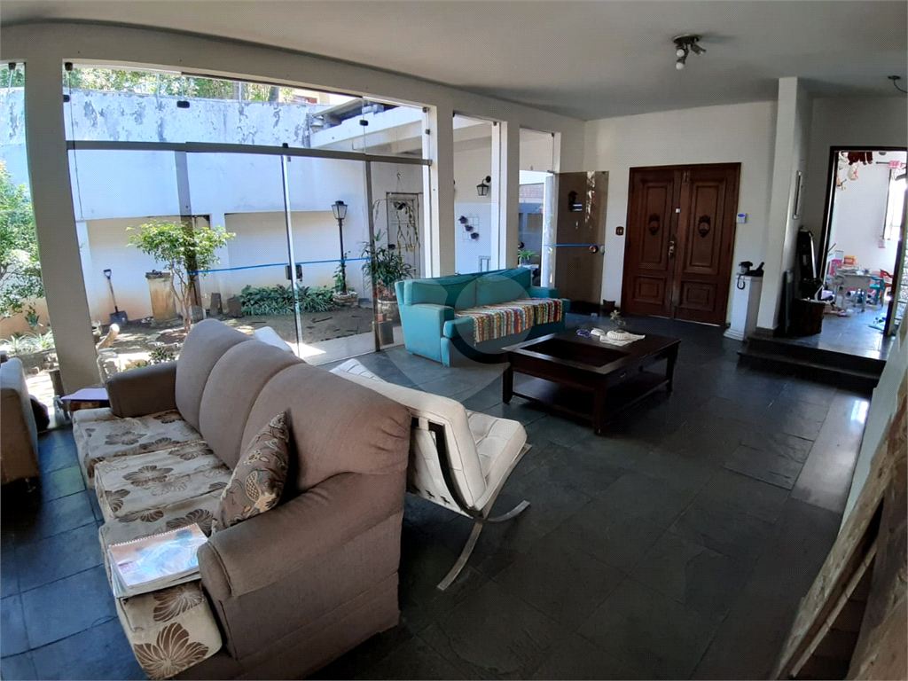 Casa com 5 dormitórios sendo 2 suítes e 7 vagas a venda nas Palmas do Tremembé