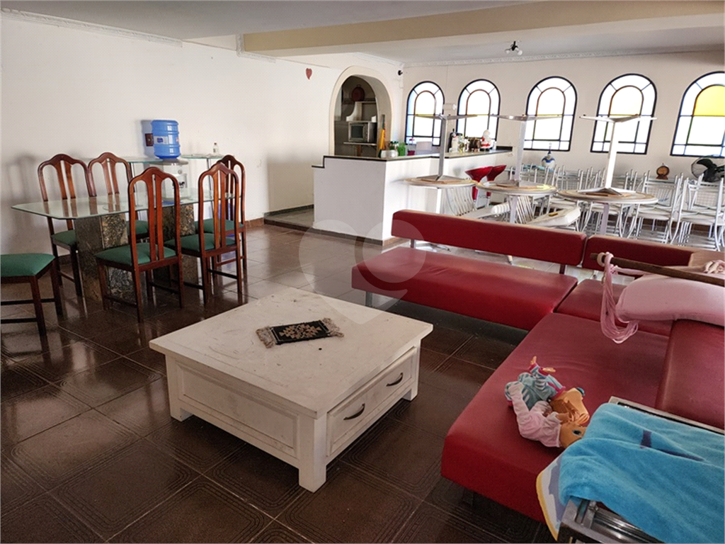 Casa com 5 dormitórios sendo 2 suítes e 7 vagas a venda nas Palmas do Tremembé