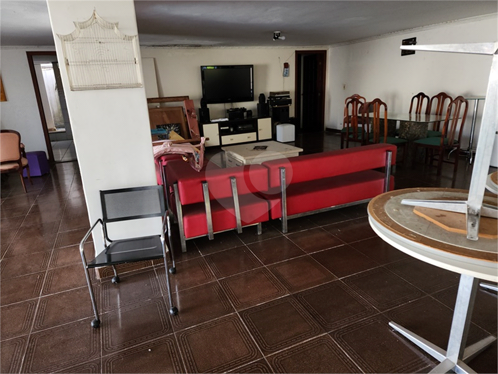 Casa com 5 dormitórios sendo 2 suítes e 7 vagas a venda nas Palmas do Tremembé