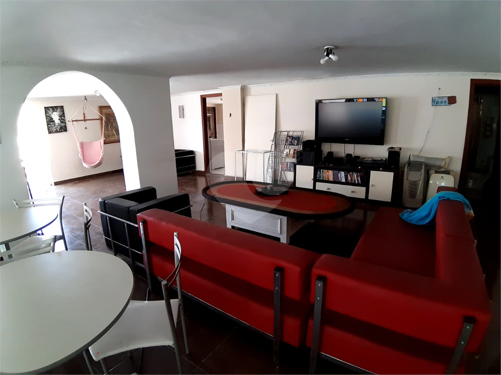 Casa com 5 dormitórios sendo 2 suítes e 7 vagas a venda nas Palmas do Tremembé