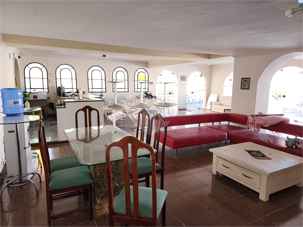 Casa com 5 dormitórios sendo 2 suítes e 7 vagas a venda nas Palmas do Tremembé