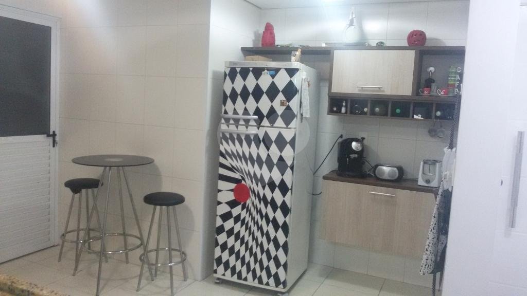 Apartamento à venda em Santana com sacada gourmet, meia quadra da Avenida Braz Leme