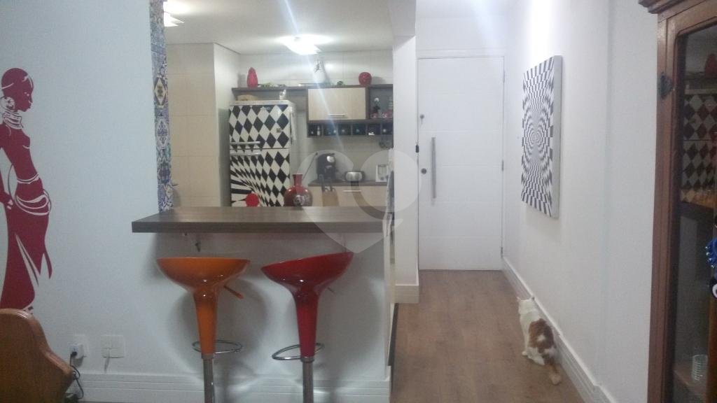 Apartamento à venda em Santana com sacada gourmet, meia quadra da Avenida Braz Leme