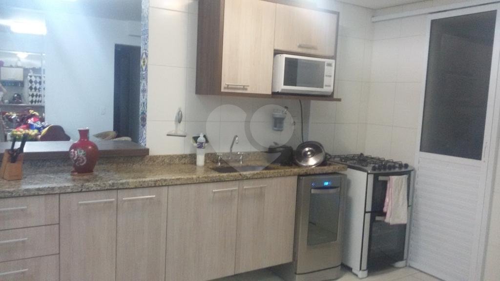 Apartamento à venda em Santana com sacada gourmet, meia quadra da Avenida Braz Leme