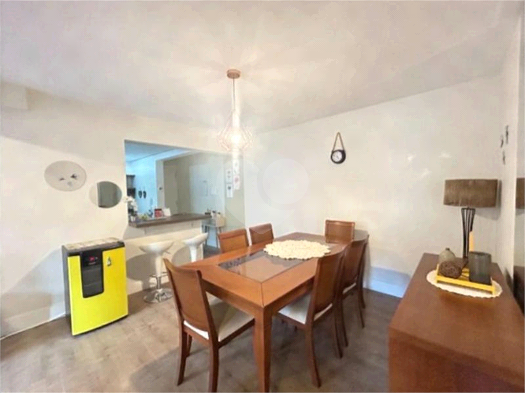 Apartamento à venda em Santana com sacada gourmet, meia quadra da Avenida Braz Leme