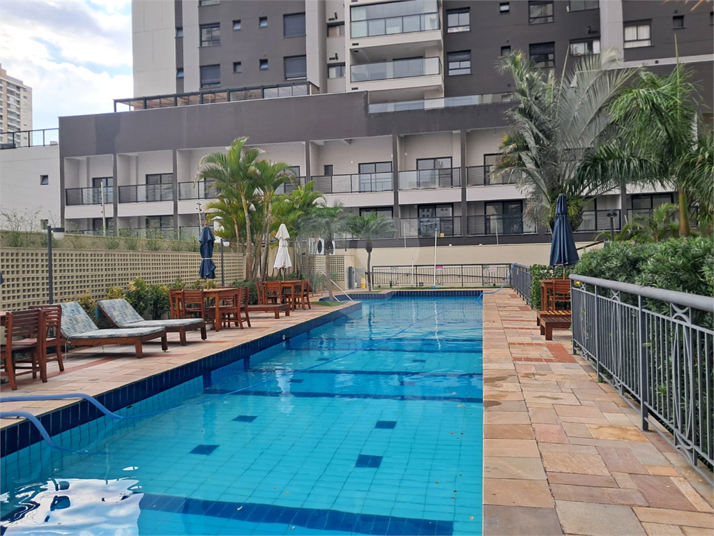 Imóvel de 126m² sala de estar de 2 ambientes com varanda e lavabo 3 quartos, sendo 2 suítes, 3 vagas de garagem Vila Romana