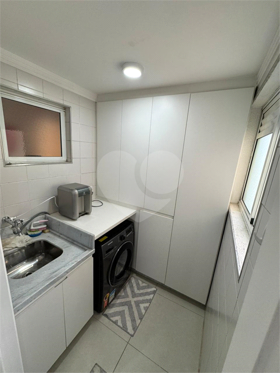 Imóvel de 126m² sala de estar de 2 ambientes com varanda e lavabo 3 quartos, sendo 2 suítes, 3 vagas de garagem Vila Romana