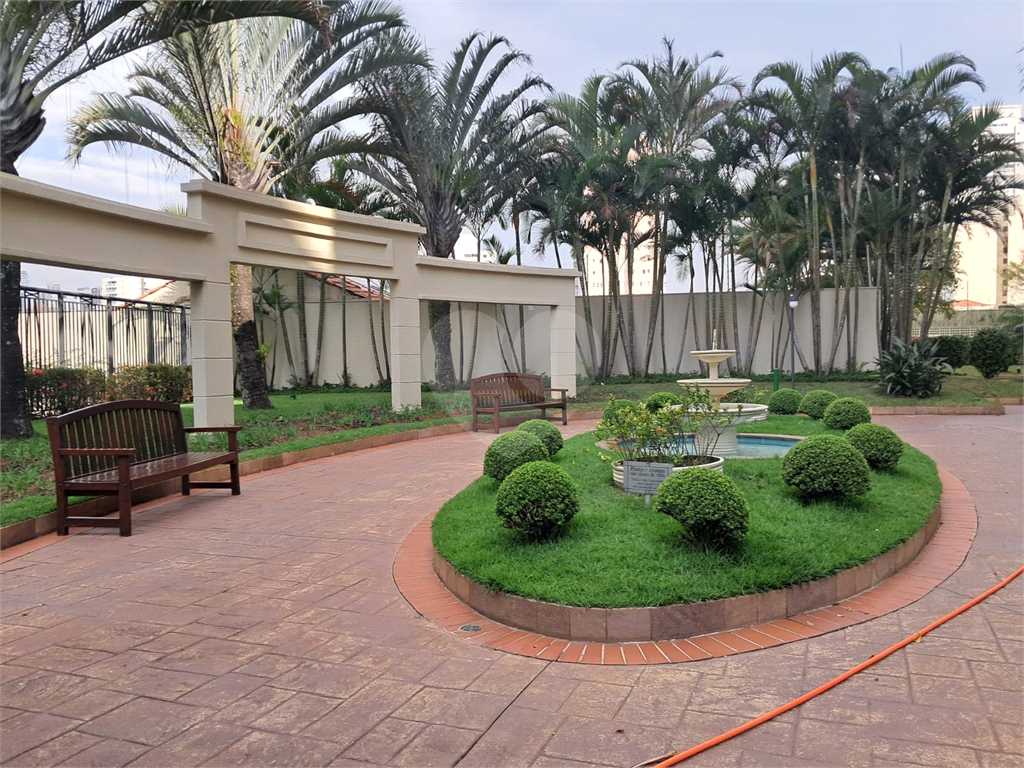 Imóvel de 126m² sala de estar de 2 ambientes com varanda e lavabo 3 quartos, sendo 2 suítes, 3 vagas de garagem Vila Romana