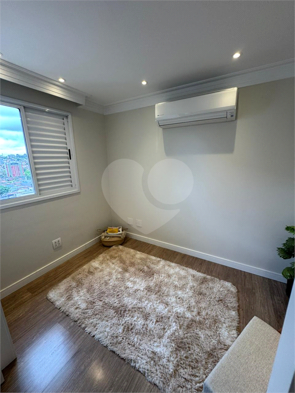 Imóvel de 126m² sala de estar de 2 ambientes com varanda e lavabo 3 quartos, sendo 2 suítes, 3 vagas de garagem Vila Romana