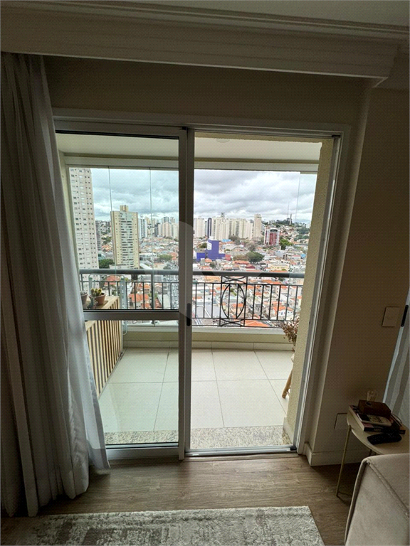 Imóvel de 126m² sala de estar de 2 ambientes com varanda e lavabo 3 quartos, sendo 2 suítes, 3 vagas de garagem Vila Romana