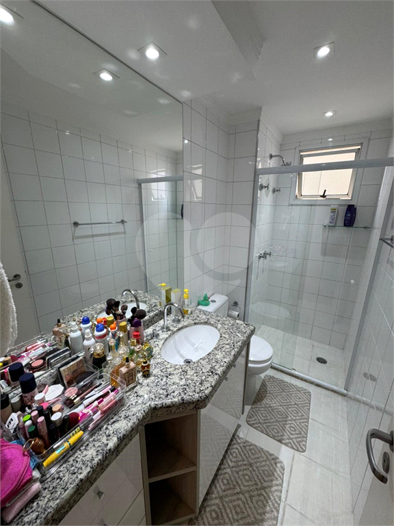 Imóvel de 126m² sala de estar de 2 ambientes com varanda e lavabo 3 quartos, sendo 2 suítes, 3 vagas de garagem Vila Romana