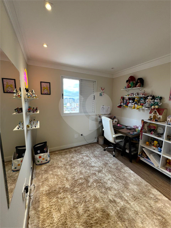 Imóvel de 126m² sala de estar de 2 ambientes com varanda e lavabo 3 quartos, sendo 2 suítes, 3 vagas de garagem Vila Romana