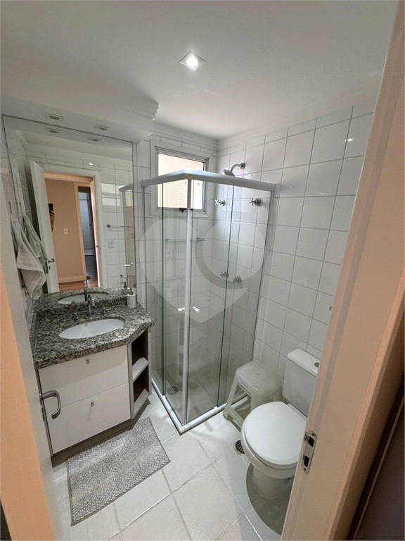 Imóvel de 126m² sala de estar de 2 ambientes com varanda e lavabo 3 quartos, sendo 2 suítes, 3 vagas de garagem Vila Romana