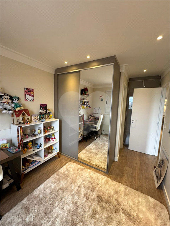 Imóvel de 126m² sala de estar de 2 ambientes com varanda e lavabo 3 quartos, sendo 2 suítes, 3 vagas de garagem Vila Romana
