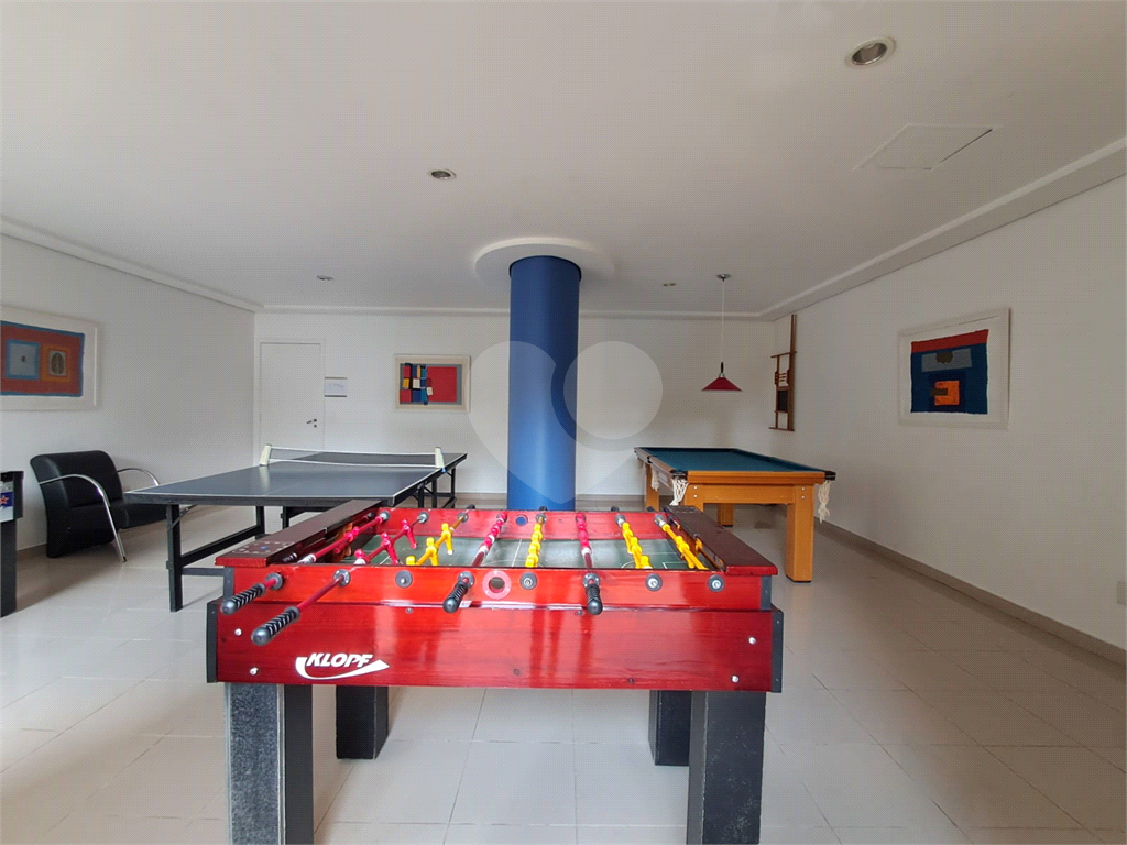 Imóvel de 126m² sala de estar de 2 ambientes com varanda e lavabo 3 quartos, sendo 2 suítes, 3 vagas de garagem Vila Romana