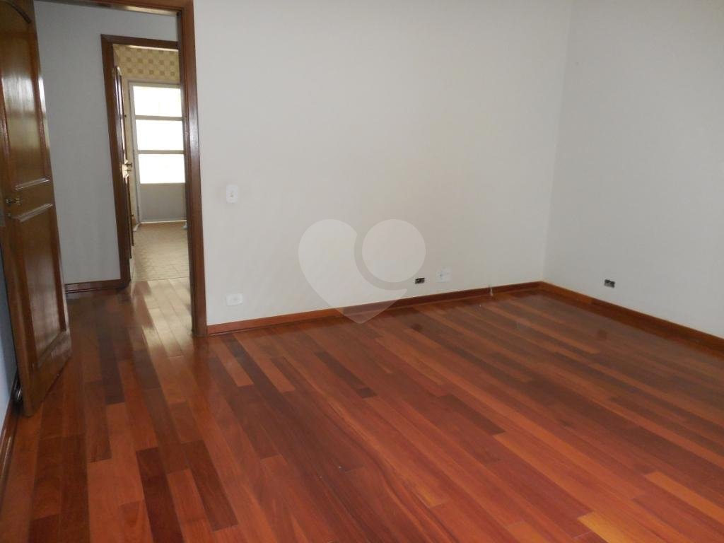 JARDIM FRANÇA MARAVILHOSA RESIDENCIA  térrea à venda com imenso espaço verde!!