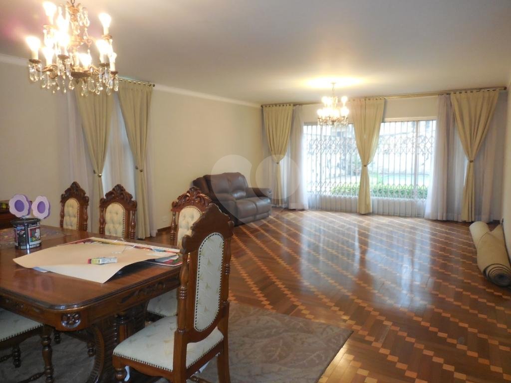 JARDIM FRANÇA MARAVILHOSA RESIDENCIA  térrea à venda com imenso espaço verde!!