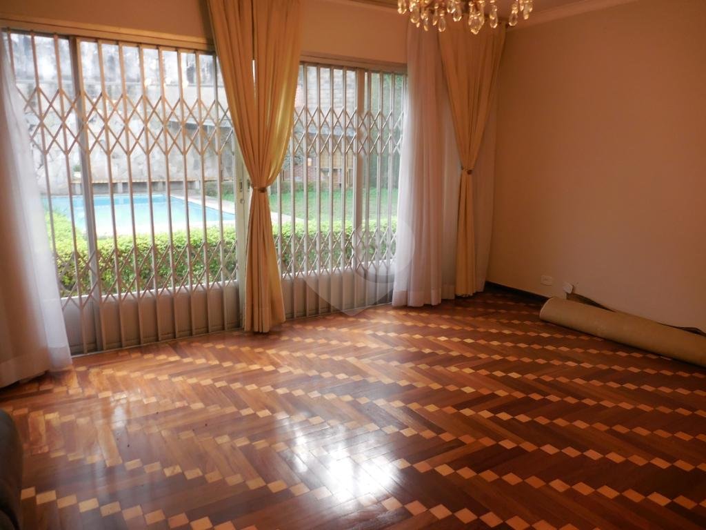 JARDIM FRANÇA MARAVILHOSA RESIDENCIA  térrea à venda com imenso espaço verde!!