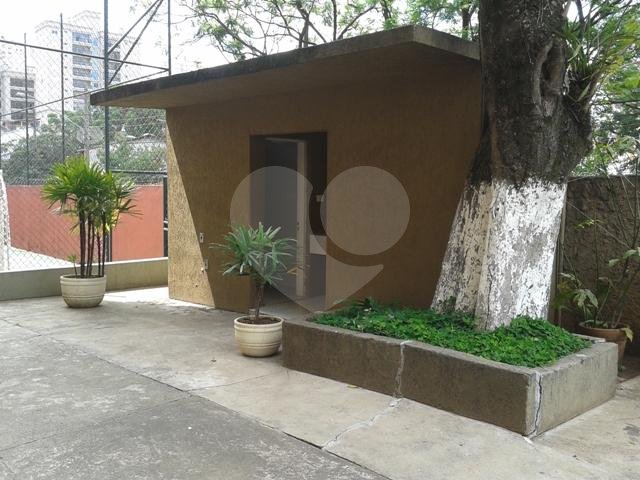 APARTAMENTO em SANTANA