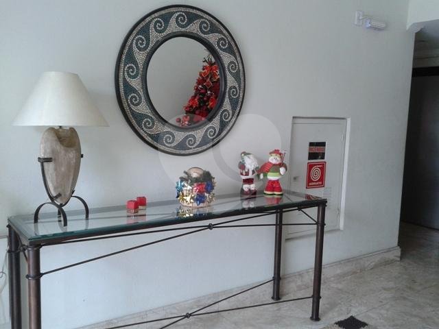 APARTAMENTO em SANTANA
