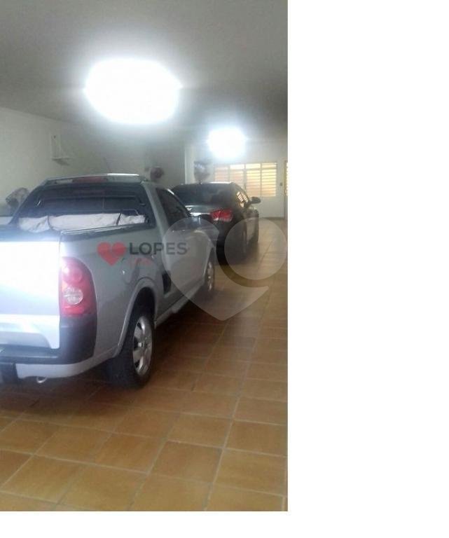 SOBRADO AMPLO