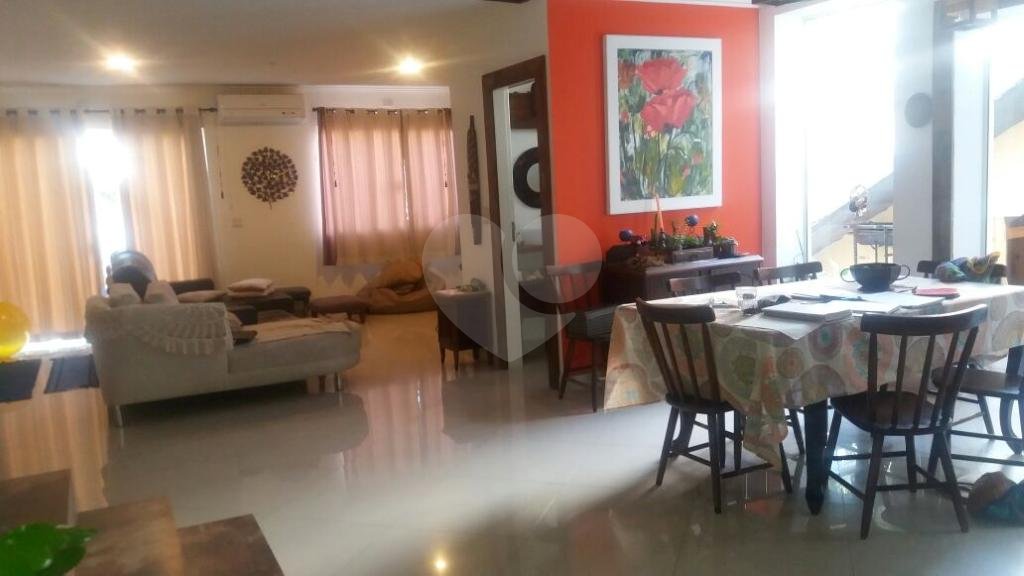 Casa à venda com ares da Serra da Cantareira