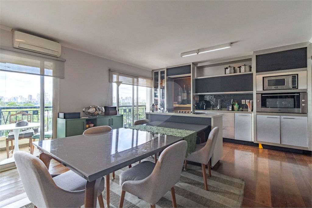 Apartamento Alto Padrão- Alto de Pinheiros - 4 Dormitórios - 220 m²