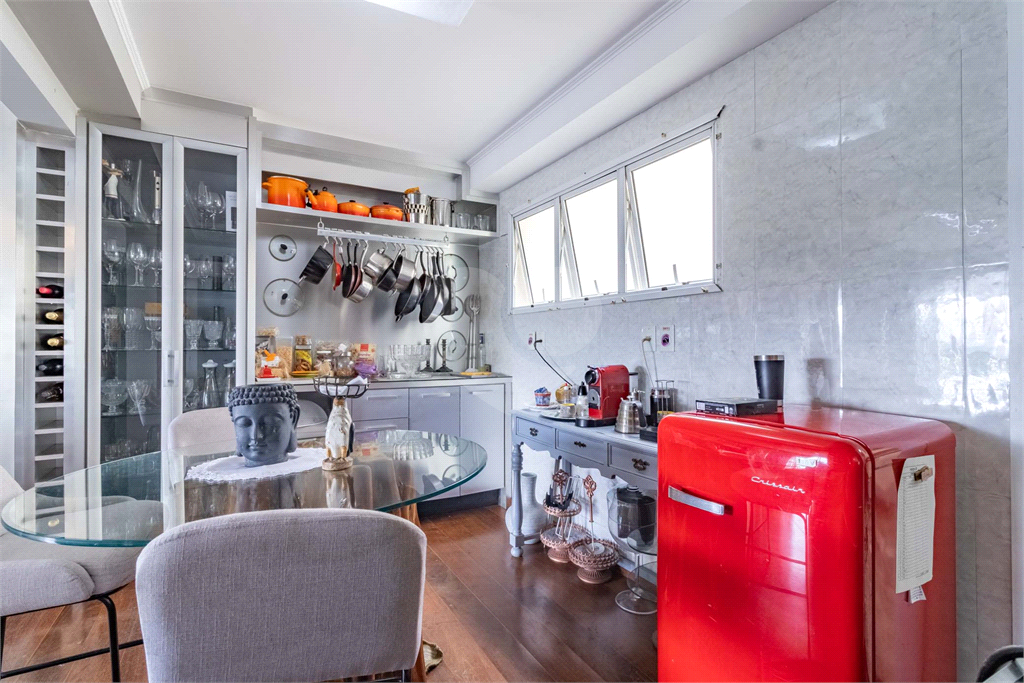 Apartamento Alto Padrão- Alto de Pinheiros - 4 Dormitórios - 220 m²