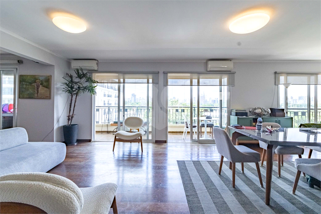 Apartamento Alto Padrão- Alto de Pinheiros - 4 Dormitórios - 220 m²