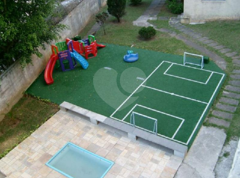 Excelente apartamento na rua Camarajé