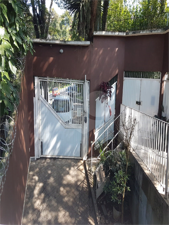Excelente  Sobrado no Tremembé em Condomínio Fechado 3 Dormitórios / 1 Suíte / 5 Vagas de garagem