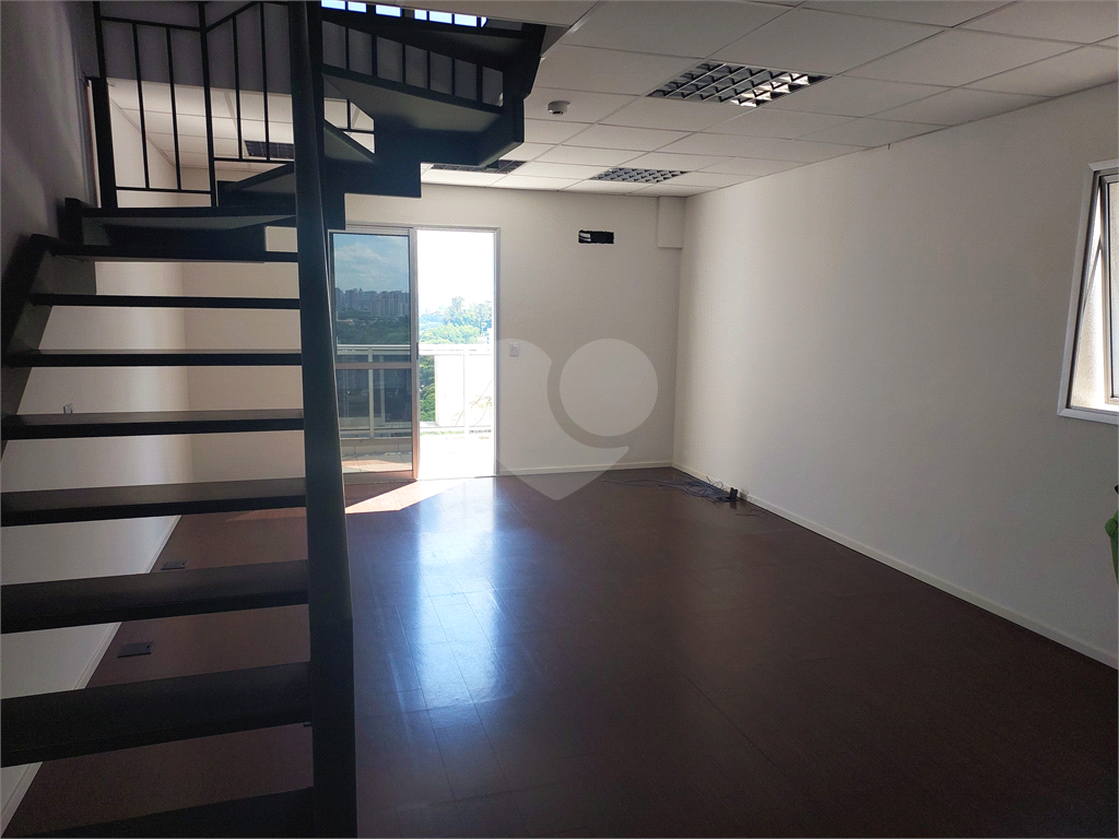 Sala comercial duplex com 85m²