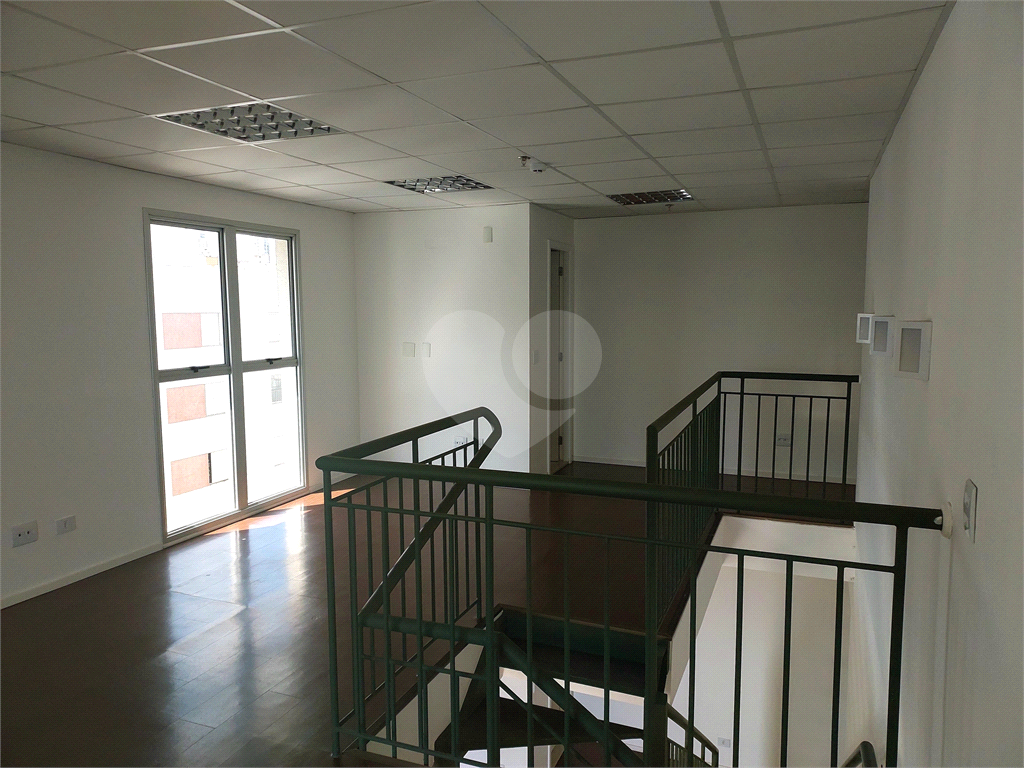 Sala comercial duplex com 85m²