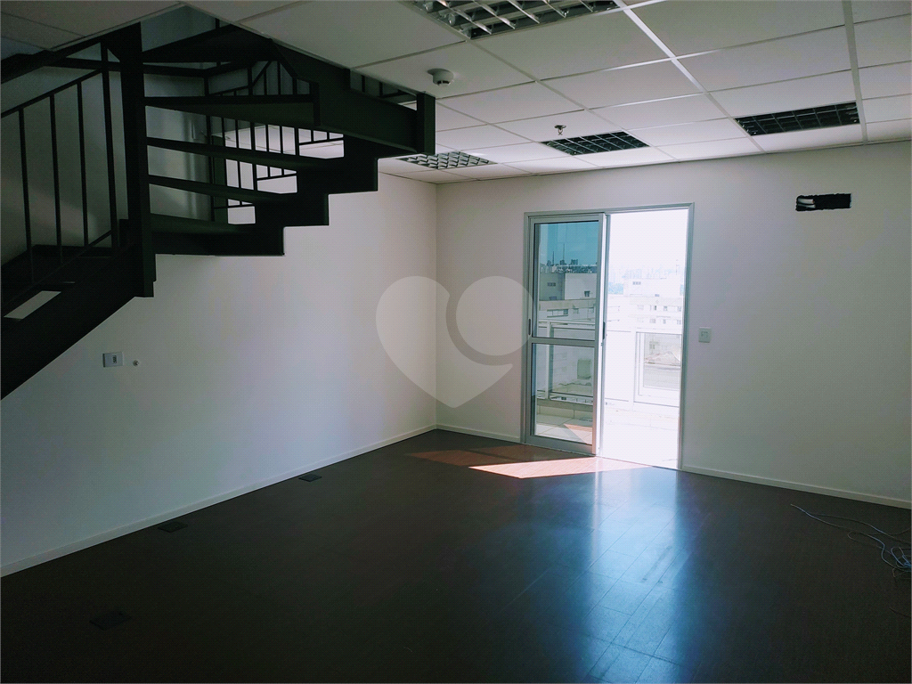 Sala comercial duplex com 85m²