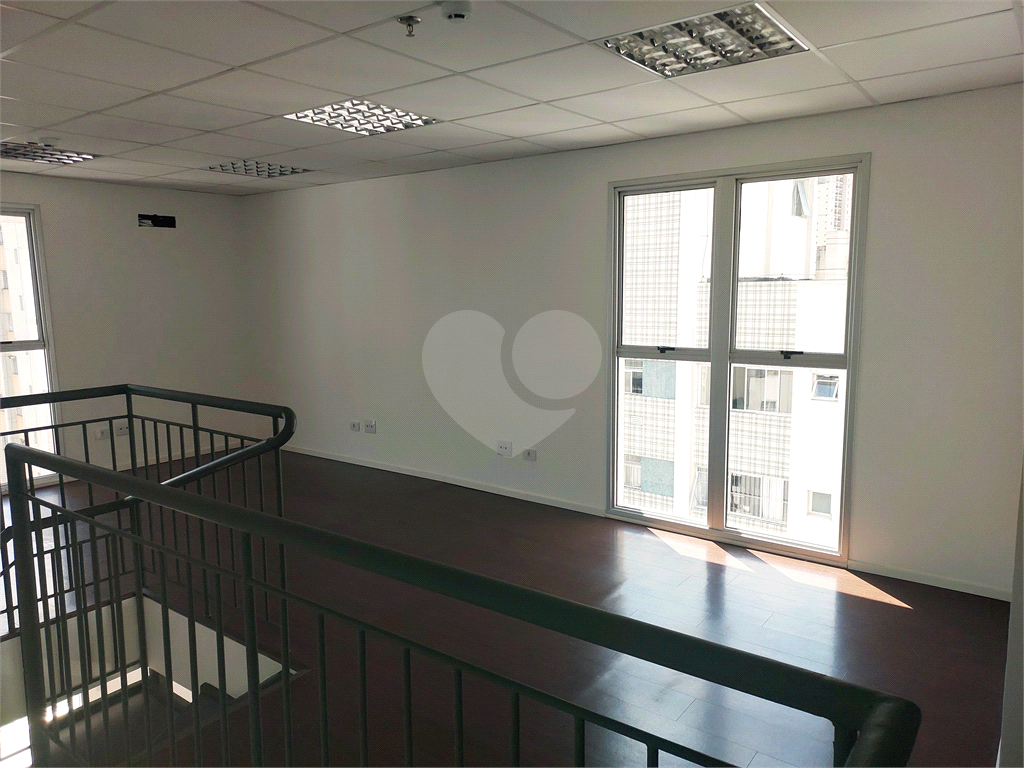 Sala comercial duplex com 85m²
