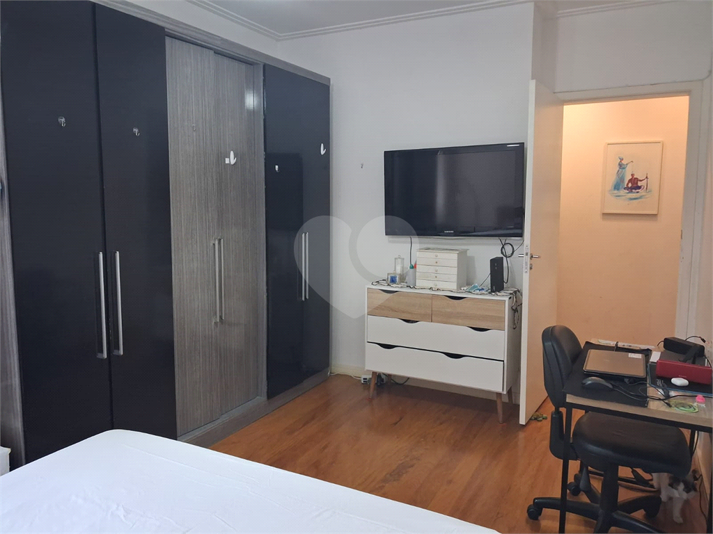 Casa térrea e muito verde na City Lapa