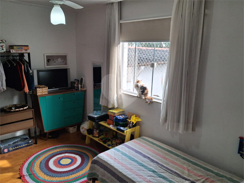 Casa térrea e muito verde na City Lapa