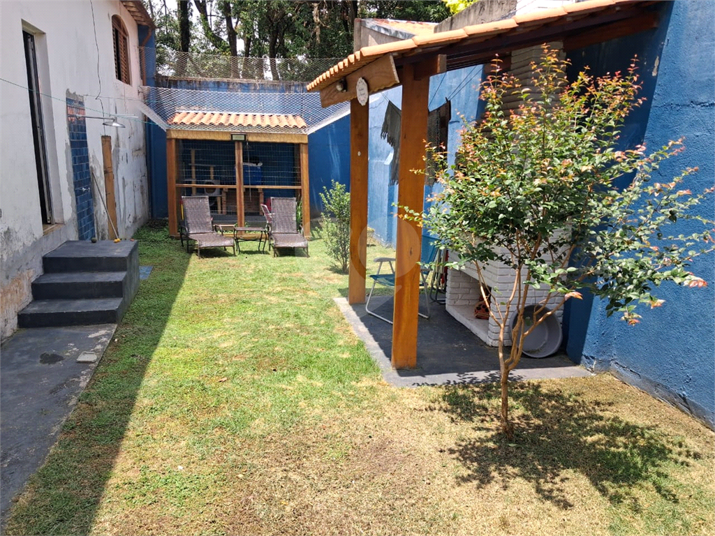 Casa térrea e muito verde na City Lapa