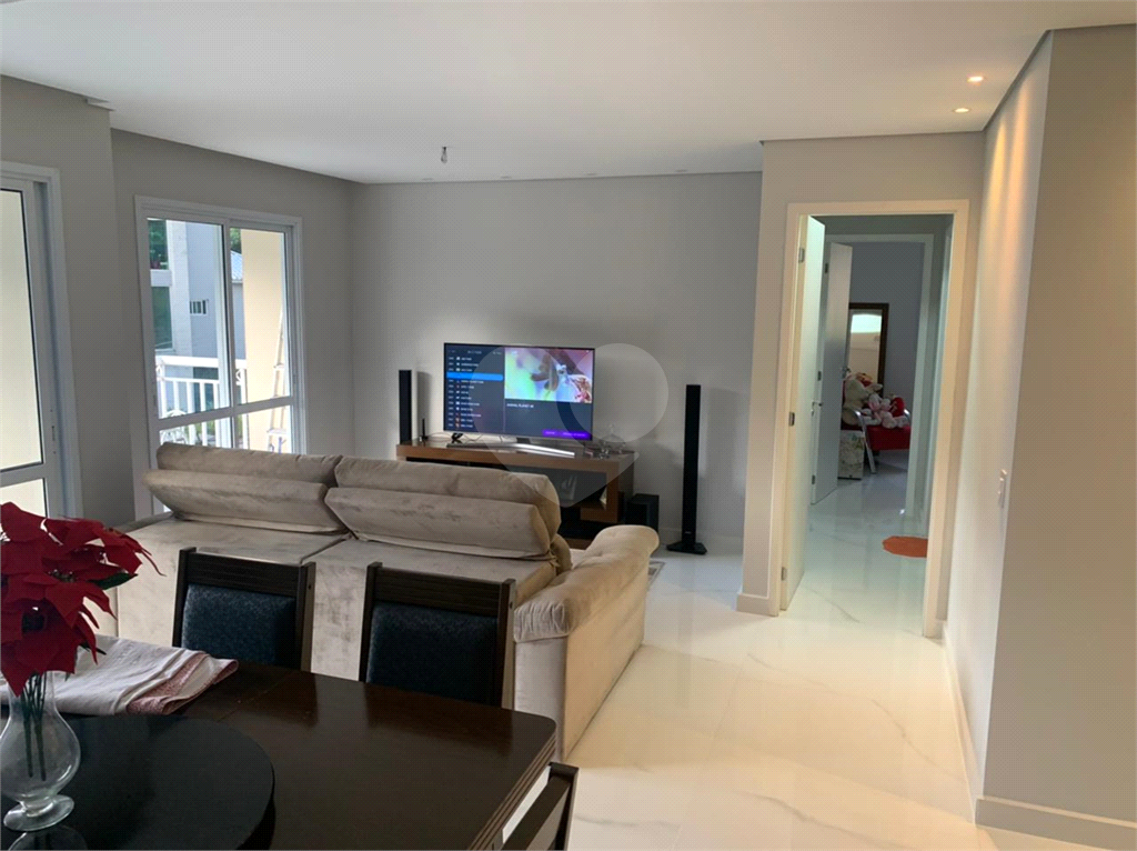 Apartamento à Venda | 100 m² | 3 dormitórios | 1 suíte | Sala 3 Ambientes| 3 vagas no Jardim Peri  