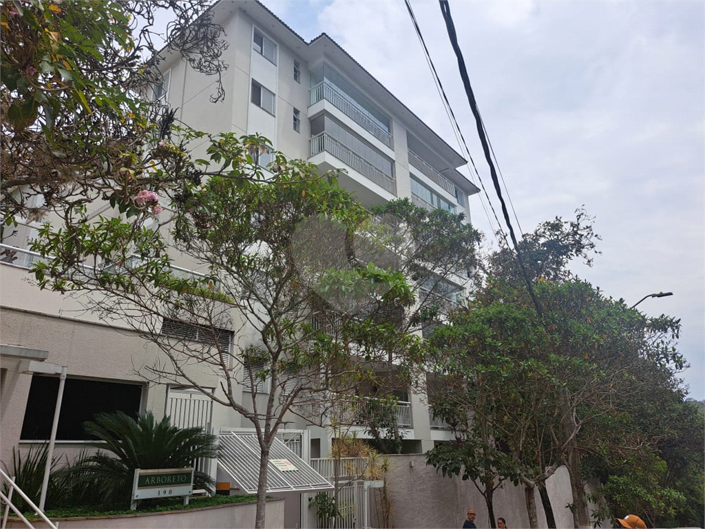 Apartamento à Venda | 100 m² | 3 dormitórios | 1 suíte | Sala 3 Ambientes| 3 vagas no Jardim Peri  