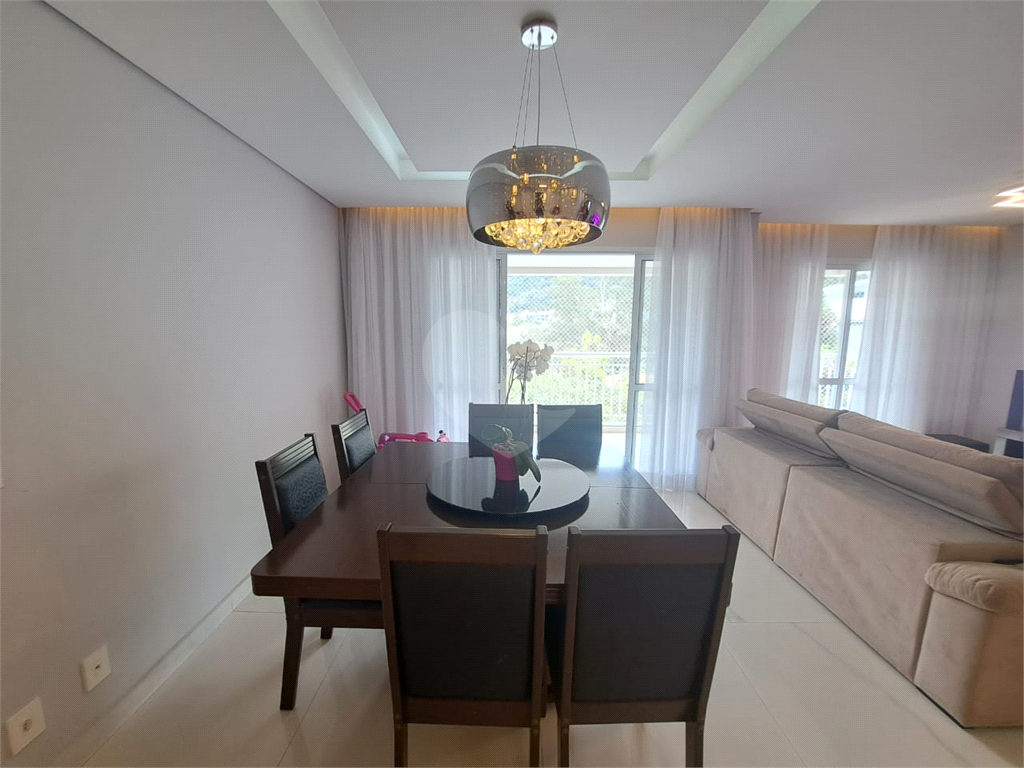 Apartamento à Venda | 100 m² | 3 dormitórios | 1 suíte | Sala 3 Ambientes| 3 vagas no Jardim Peri  
