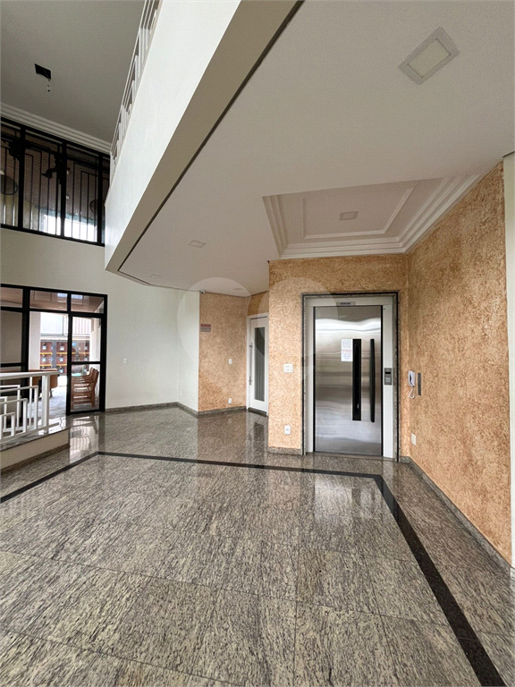 Belíssimo apartamento no coração do Tatuapé.