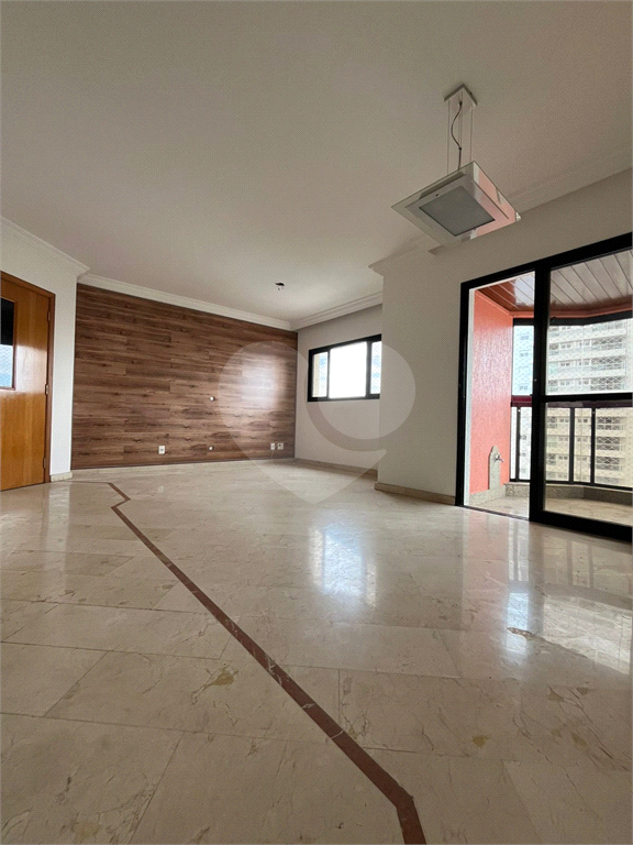 Belíssimo apartamento no coração do Tatuapé.