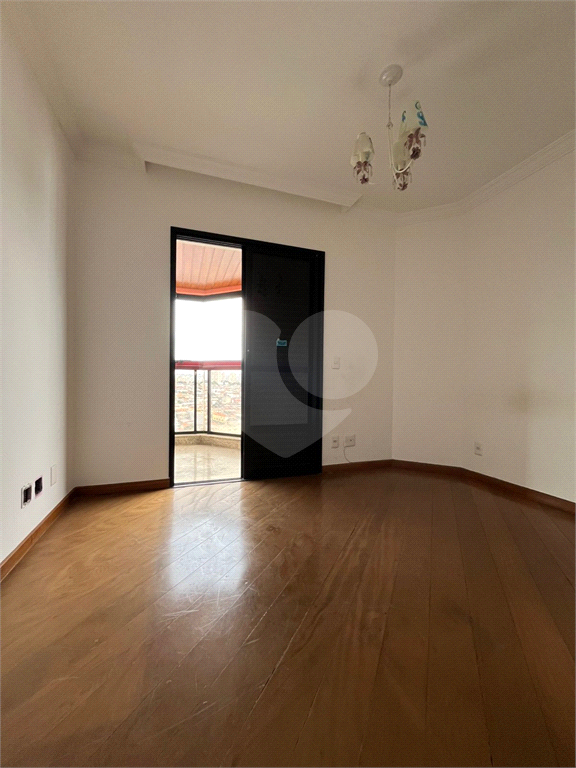 Belíssimo apartamento no coração do Tatuapé.