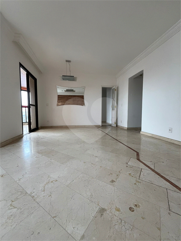 Belíssimo apartamento no coração do Tatuapé.