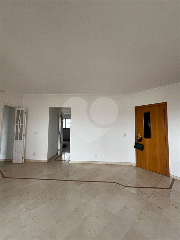 Belíssimo apartamento no coração do Tatuapé.