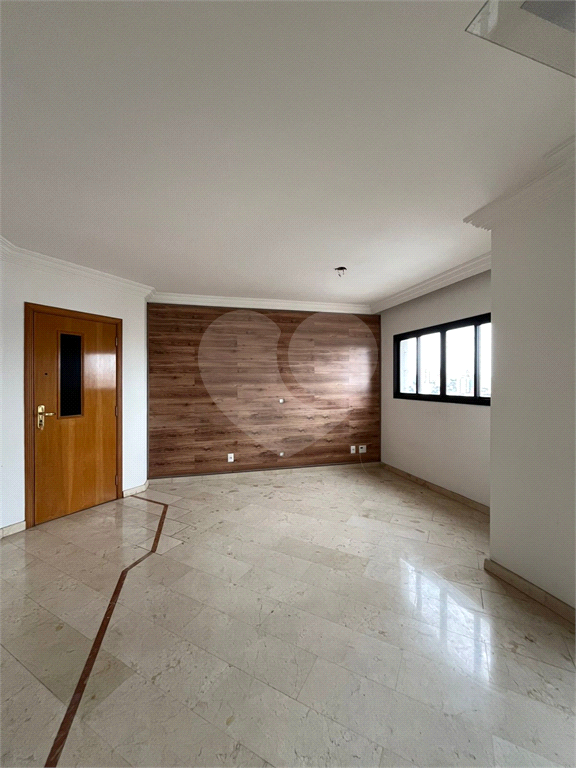 Belíssimo apartamento no coração do Tatuapé.