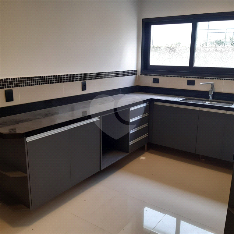 VENDE-SE SOBRADO ALTO PADRÃO EM BARUERI