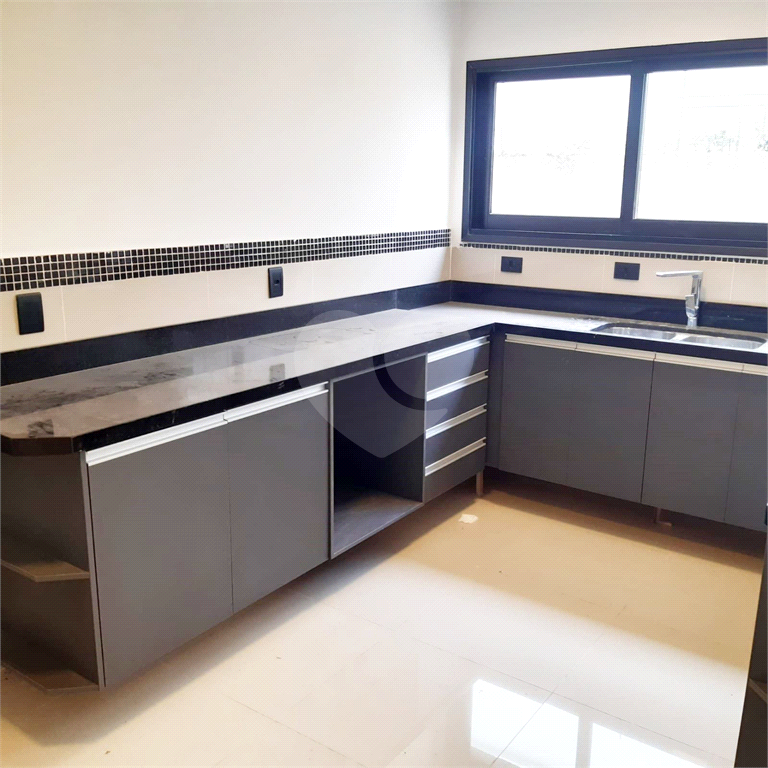 VENDE-SE SOBRADO ALTO PADRÃO EM BARUERI