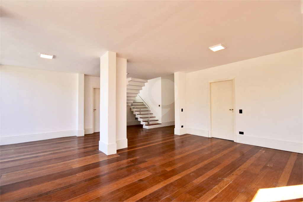 VENDE-SE SOBRADO ALTO PADRÃO EM BARUERI